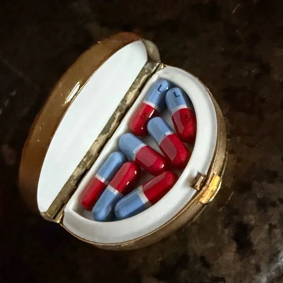Vintage pill box - Picture 12 of 13